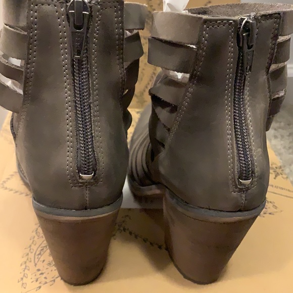 Free People Boot Hybrid Heel Color Grey! - Picture 3 of 5